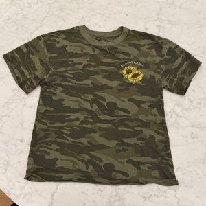 Awake XS Women’s T-shirt “love casts out fear”